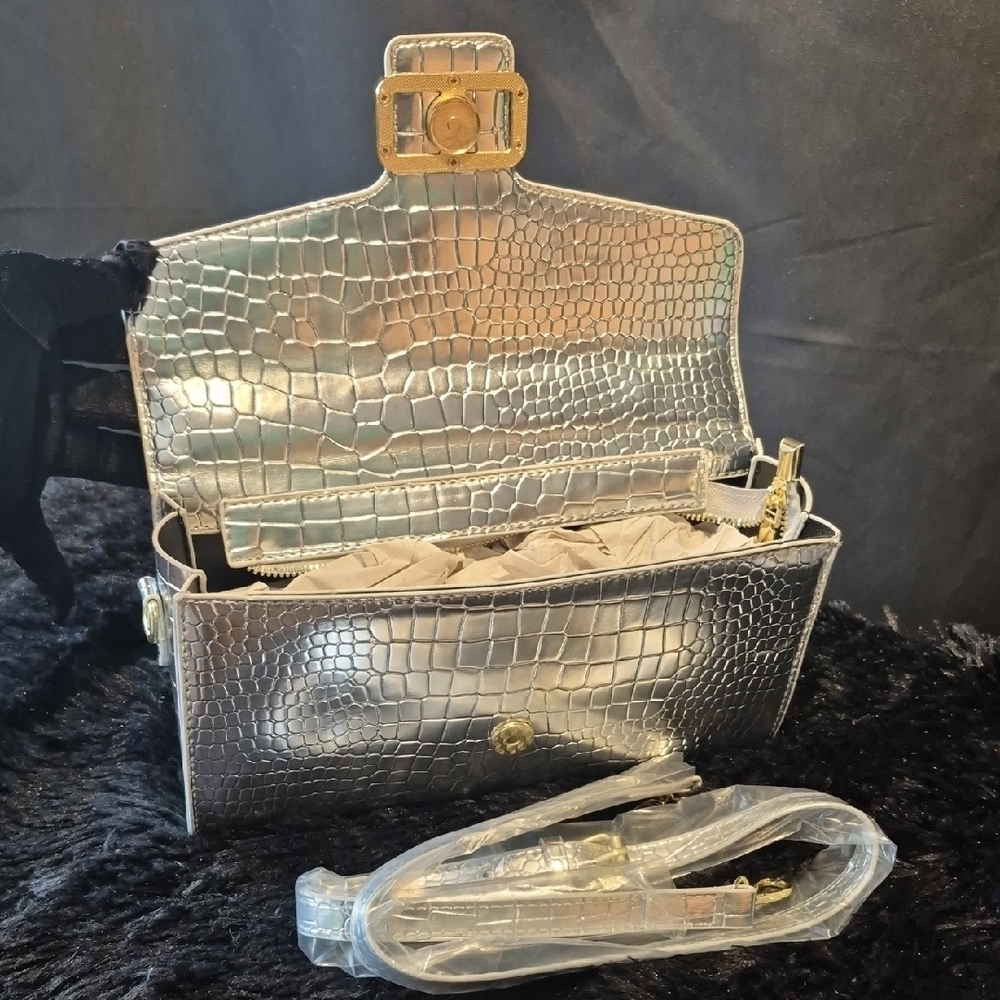 Chic Silver Crocodile Embossed Clutch with Gold Leopard Handle - Picture 13 of 17
